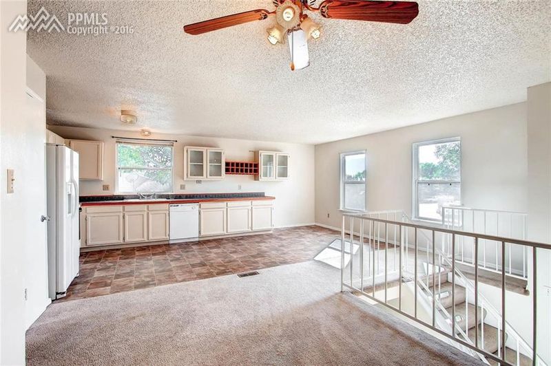 1930 Doherty Dr, Colorado Springs, CO 80916
