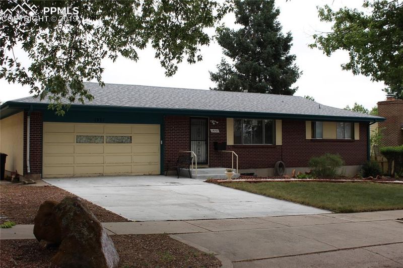 1931 Berkshire Ln, Colorado Springs, CO 80909