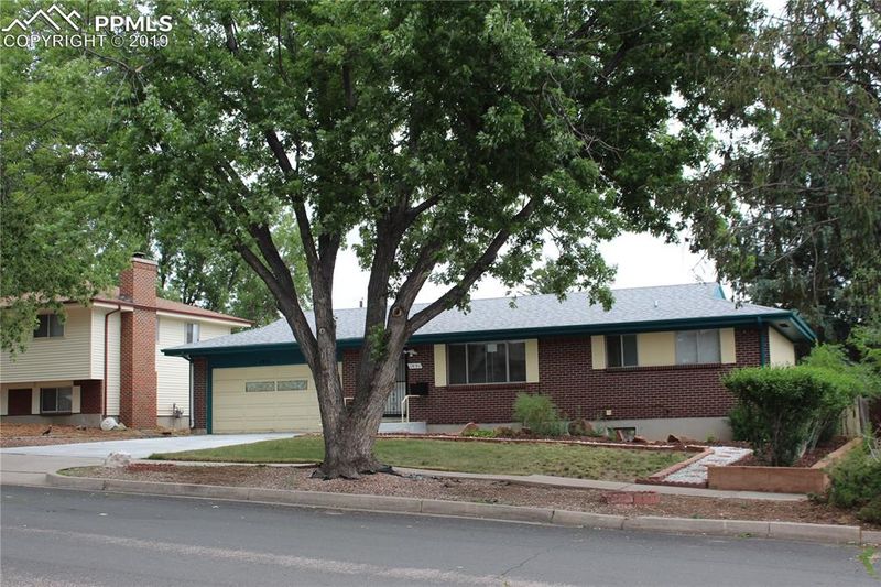 1931 Berkshire Ln, Colorado Springs, CO 80909