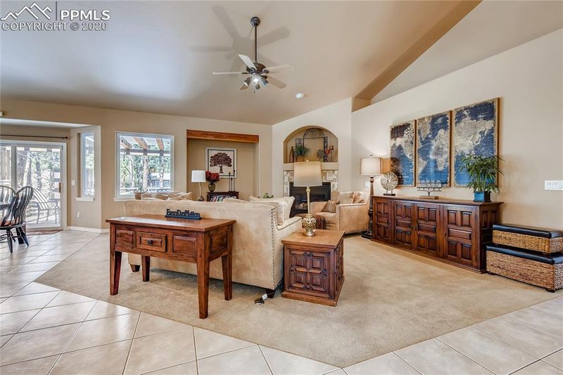 19340 Glen Hollow Cir, Monument, CO 80132