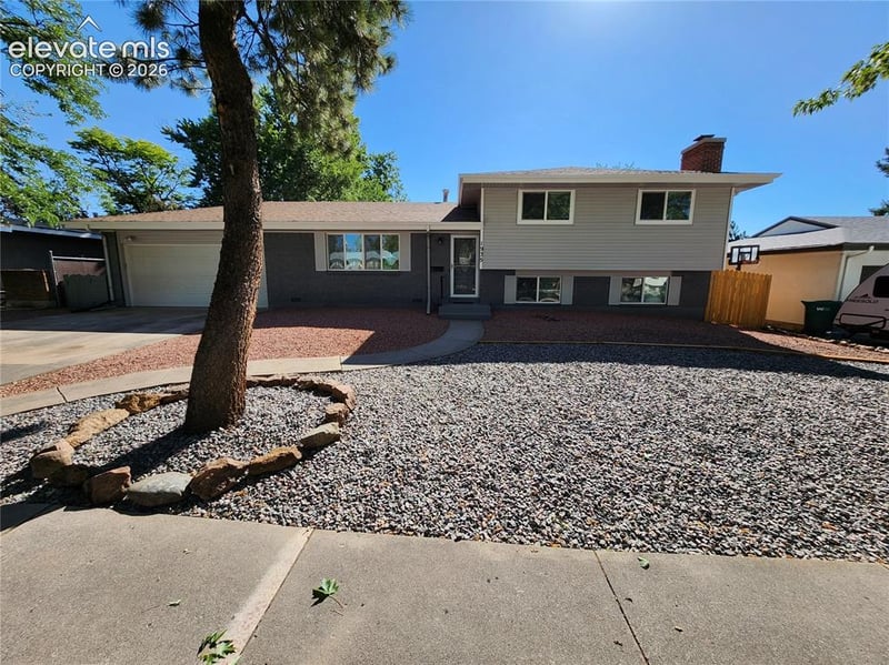 1935 Berkshire Ln, Colorado Springs, CO 80909