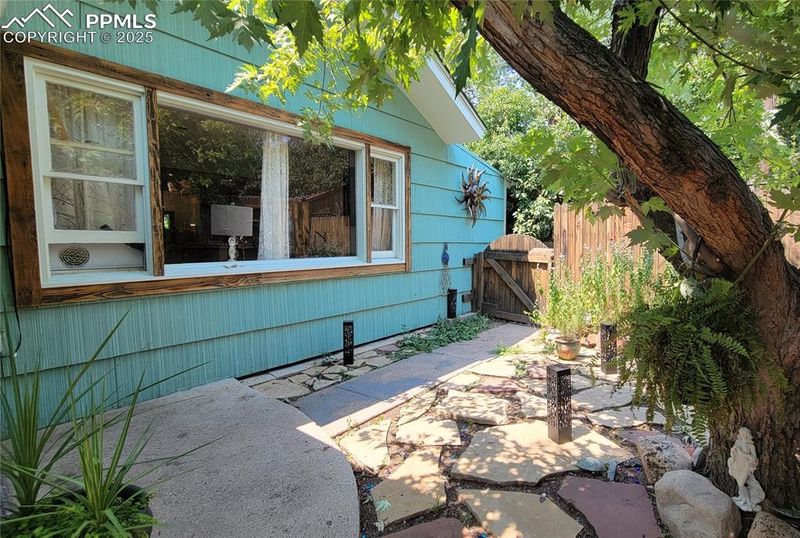 1939 Mid Rd, Colorado Springs, CO 80906