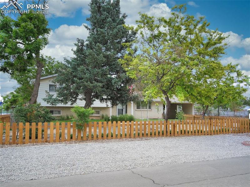 1940 Argonne St, Aurora, CO 80011