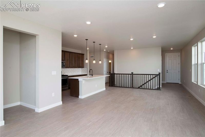 1949 Canyonpoint Ln, Castle Pines, CO 80108
