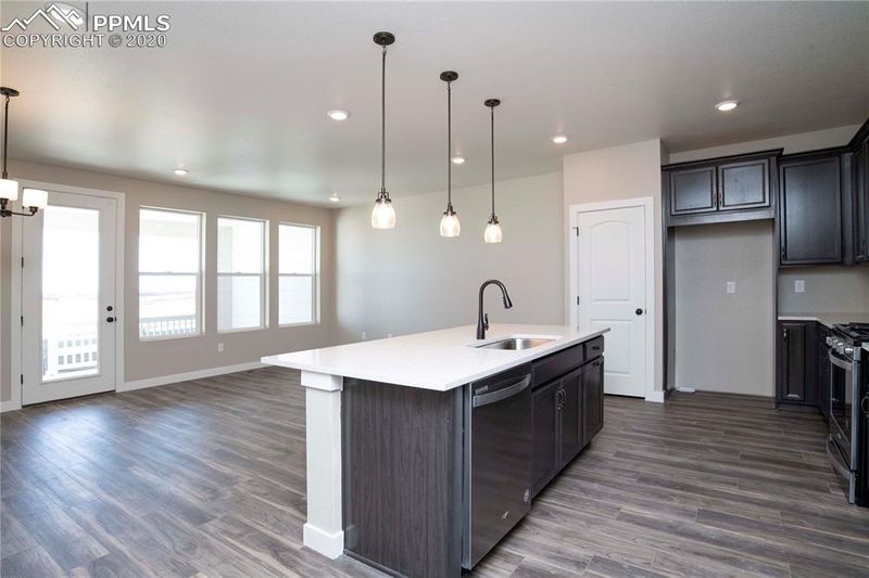 1957 Canyonpoint Ln, Castle Pines, CO 80108