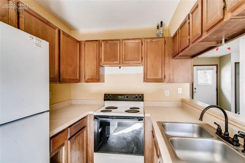 1961 Mineola Ct #C, Colorado Springs, CO 80915