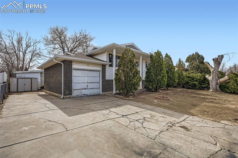 197 Dairy Ln, Colorado Springs, CO 80911
