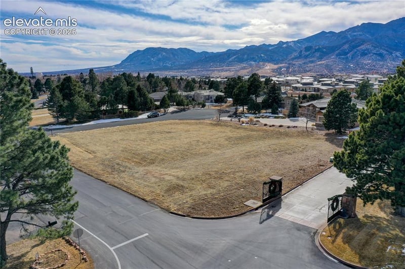 1970 Hill Ln, Colorado Springs, CO 80904
