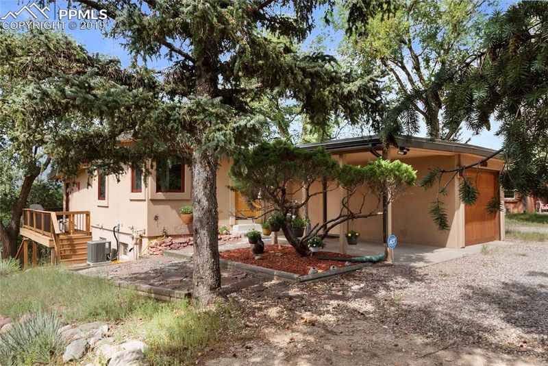 1970 Mesa Rd, Colorado Springs, CO 80904