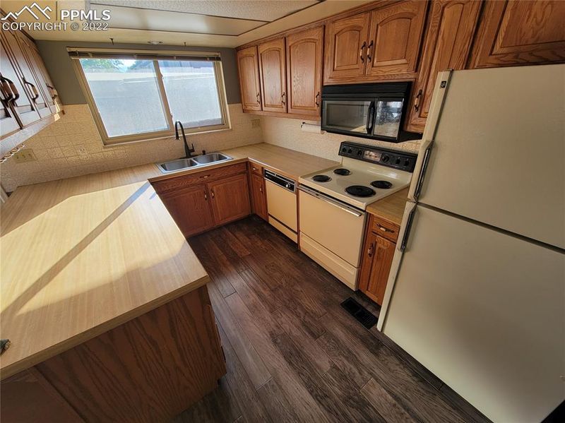 1973 N Academy Blvd, Colorado Springs, CO 80909