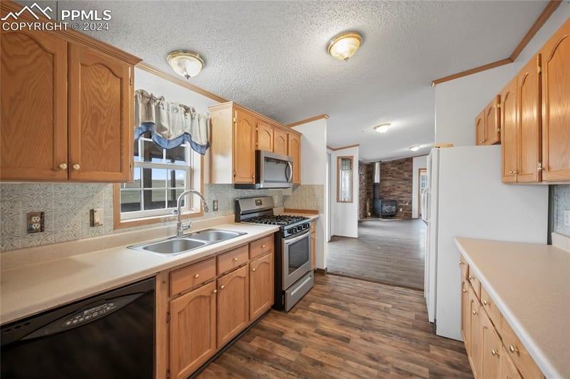 19745 Ramah Hw, Ramah, CO 80832
