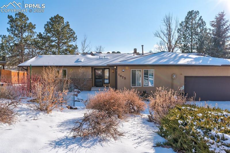 1975 Forest Ridge Dr, Colorado Springs, CO 80918