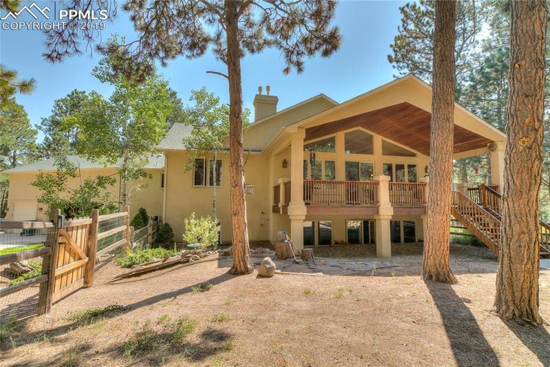 19820 Lockridge Dr, Colorado Springs, CO 80908