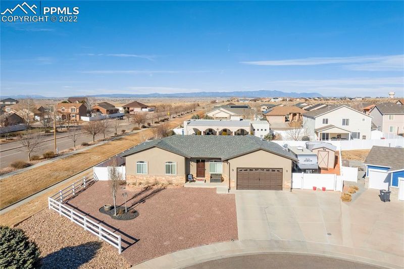 1985 Thrasher Ct, Pueblo, CO 81008