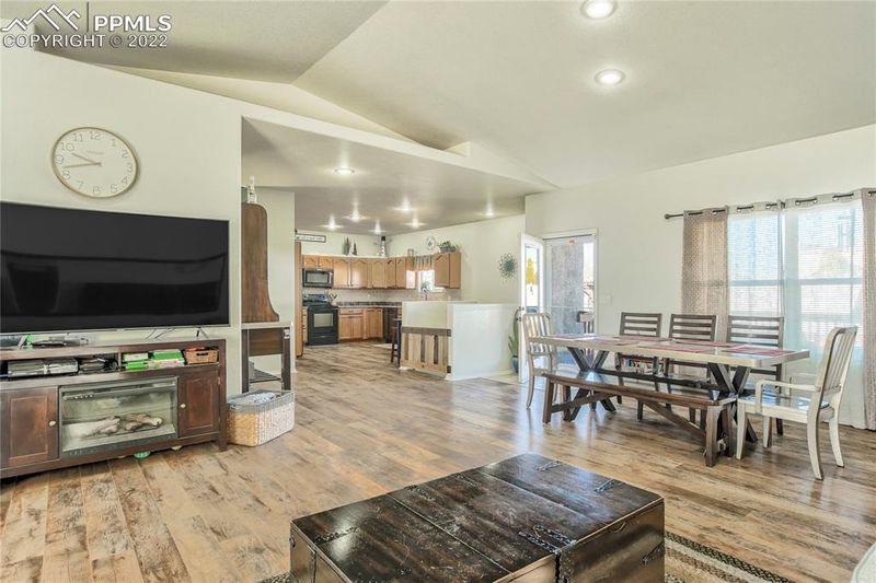 1985 Thrasher Ct, Pueblo, CO 81008