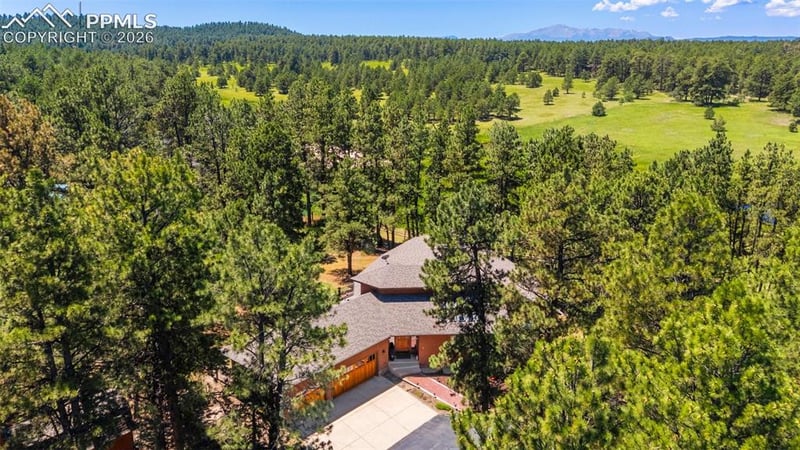 19902 W Elk Creek Dr, Colorado Springs, CO 80908