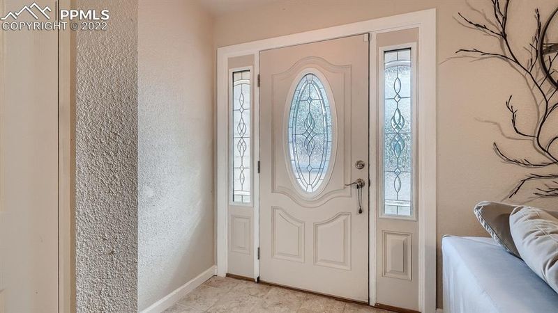 2 Dover Ln, Pueblo, CO 81001