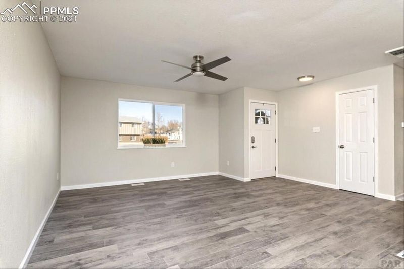 2 Grissom Pl, Pueblo, CO 81001