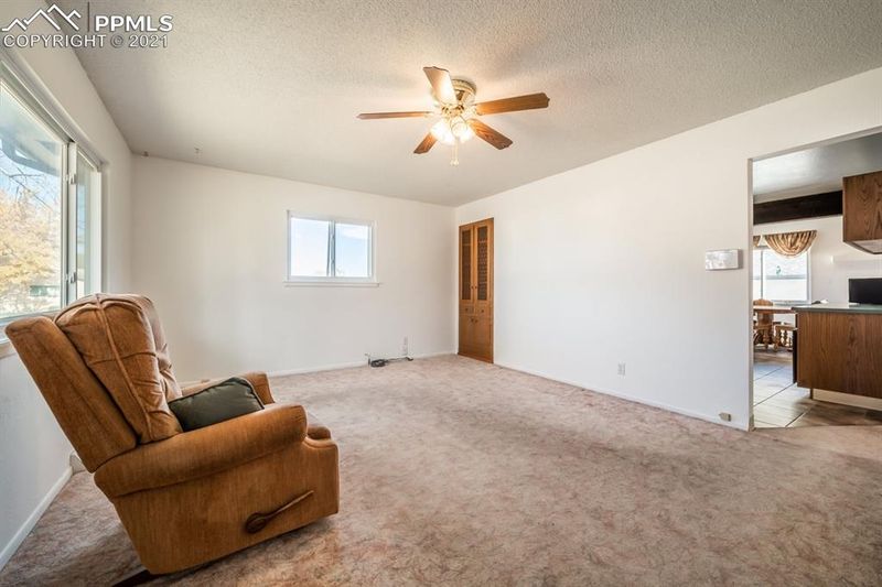 2 Wasatch Dr, Pueblo, CO 81005