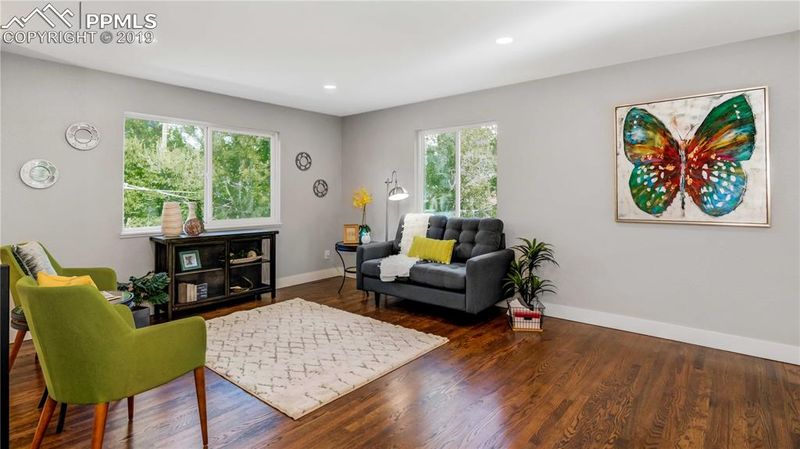 20 Highland St, Colorado Springs, CO 80906
