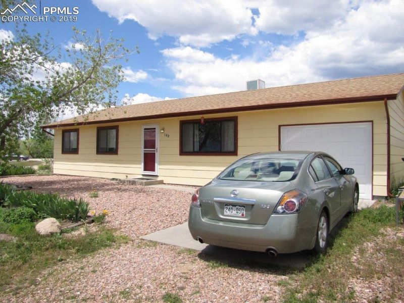 200 Sherrill Dr, Penrose, CO 81240