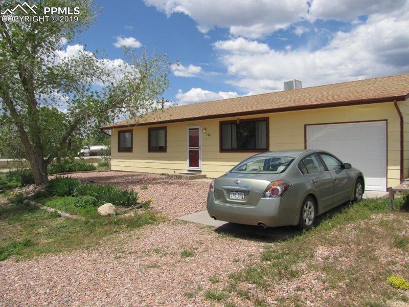 200 Sherrill Dr, Penrose, CO 81240