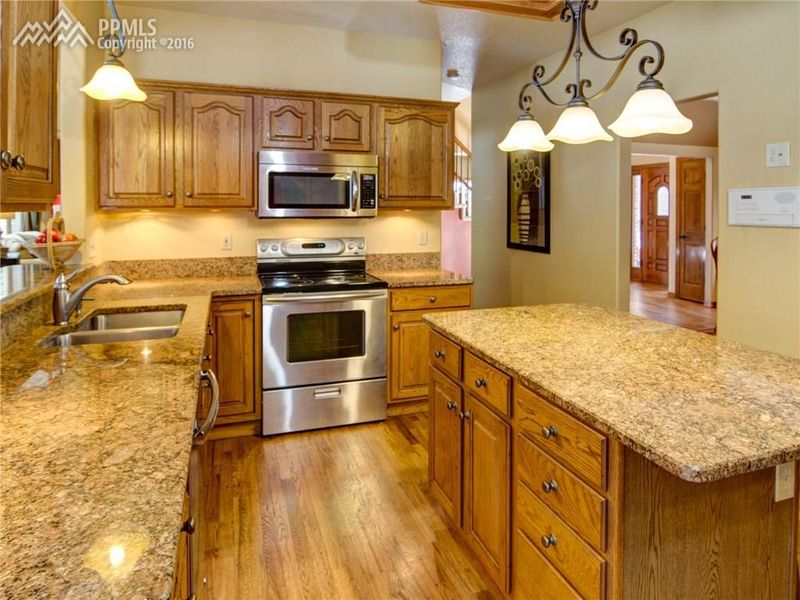20005 Laredo Ln, Monument, CO 80132