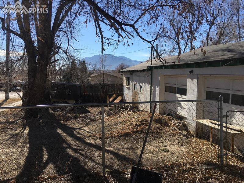 2003 Armstrong Ave, Colorado Springs, CO 80904