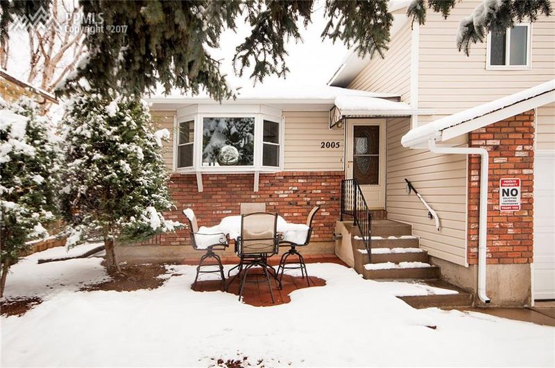 2005 Shawnee Dr, Colorado Springs, CO 80915