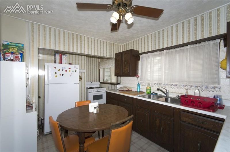 2006 W Cucharras St, Colorado Springs, CO 80904