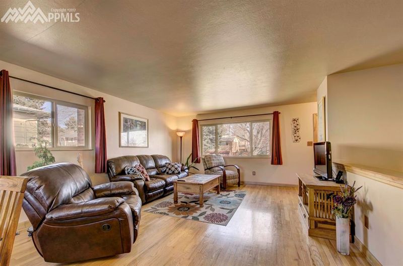 2006 Snyder Ave, Colorado Springs, CO 80909