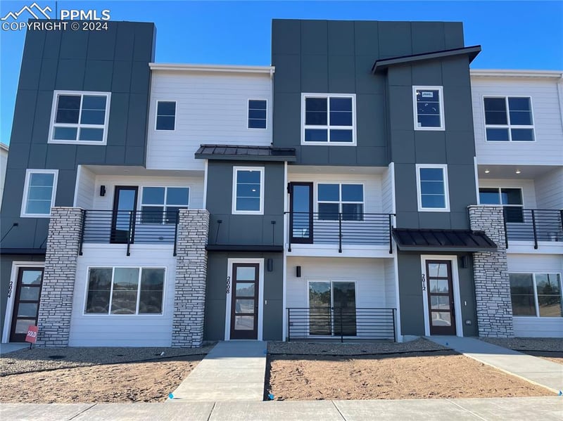 2008 Peridot Loop Hts, Colorado Springs, CO 80908