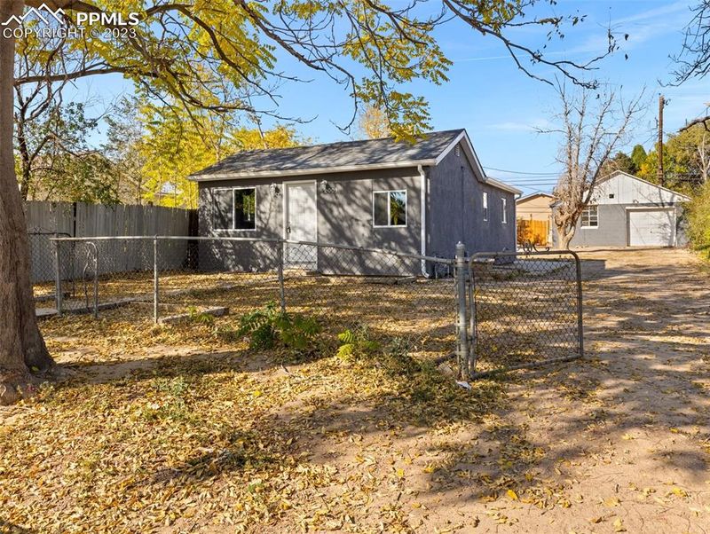2009 E 13th St, Pueblo, CO 81001
