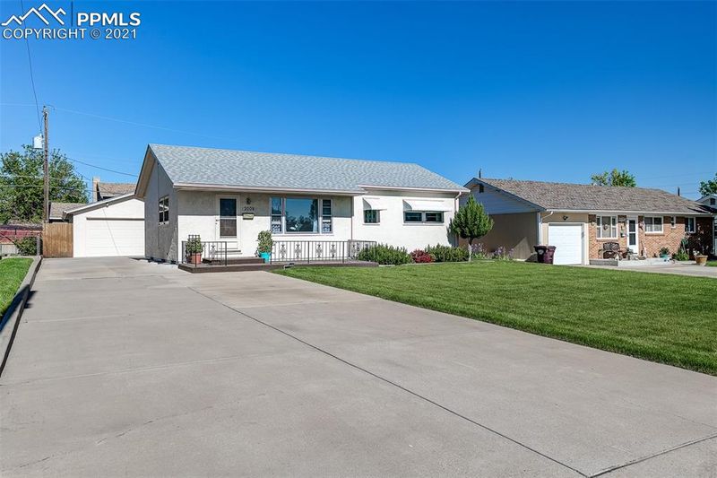 2009 Hollywood Dr, Pueblo, CO 81005