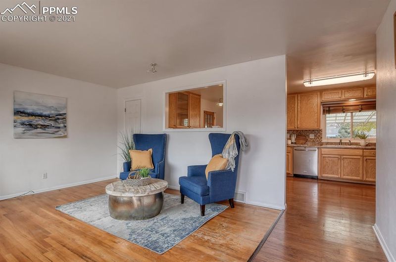 2009 Mcarthur Ave, Colorado Springs, CO 80909
