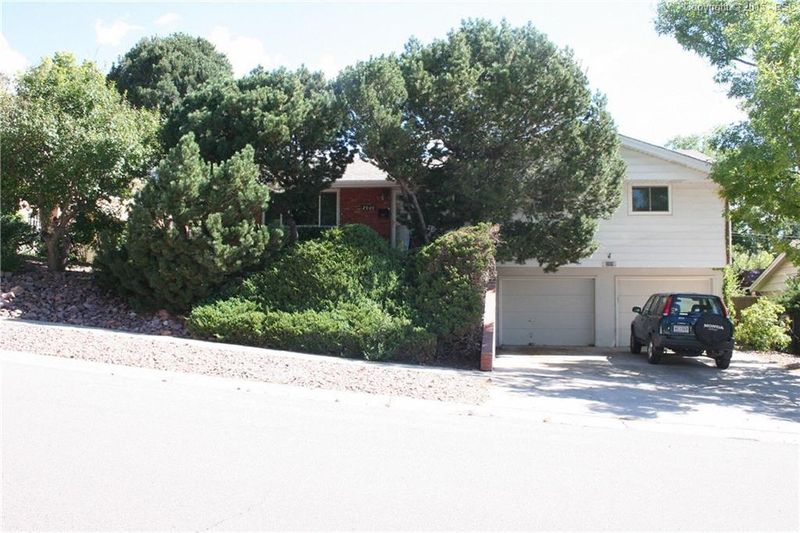 2009 Monteagle St, Colorado Springs, CO 80909