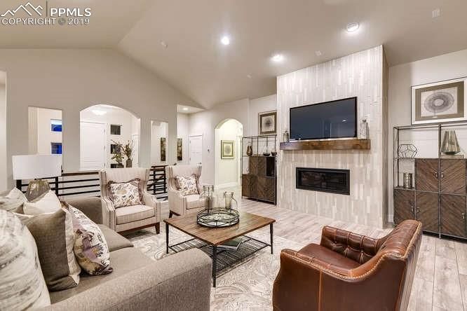 2009 Walnut Creek Ct, Colorado Springs, CO 80921
