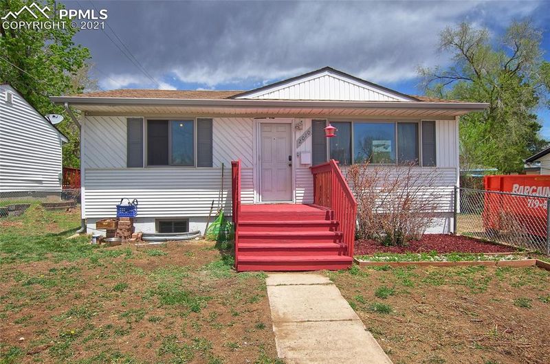 2010 Preuss Rd, Colorado Springs, CO 80910