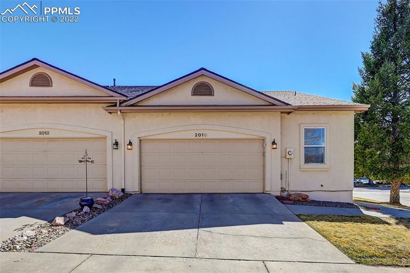 2010 Summerset Dr, Colorado Springs, CO 80920