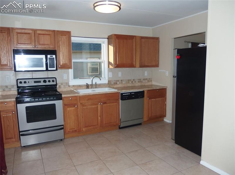 2011 S Corona Ave, Colorado Springs, CO 80905