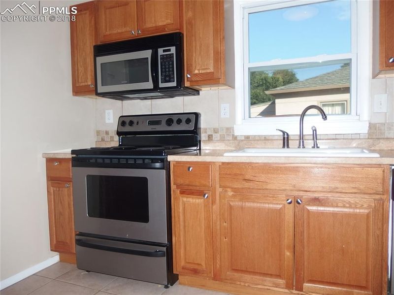 2011 S Corona Ave, Colorado Springs, CO 80905