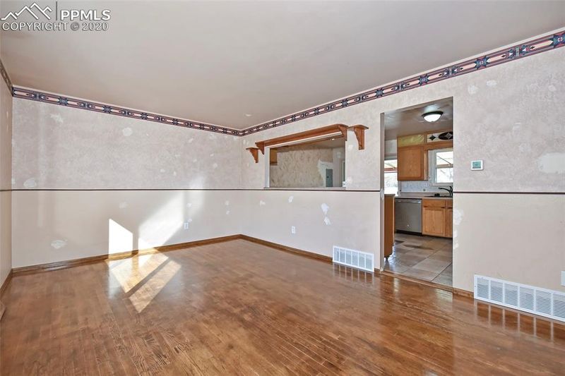 2011 Wold Ave, Colorado Springs, CO 80909
