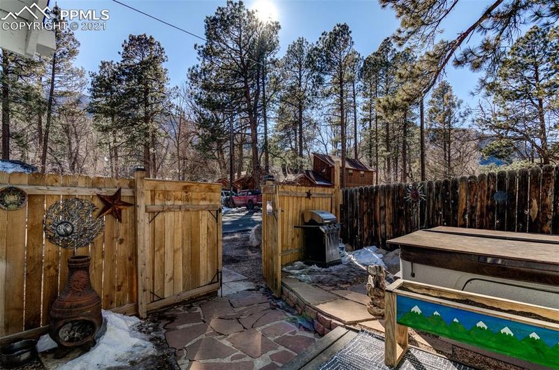2012 W Cheyenne Rd, Colorado Springs, CO 80906
