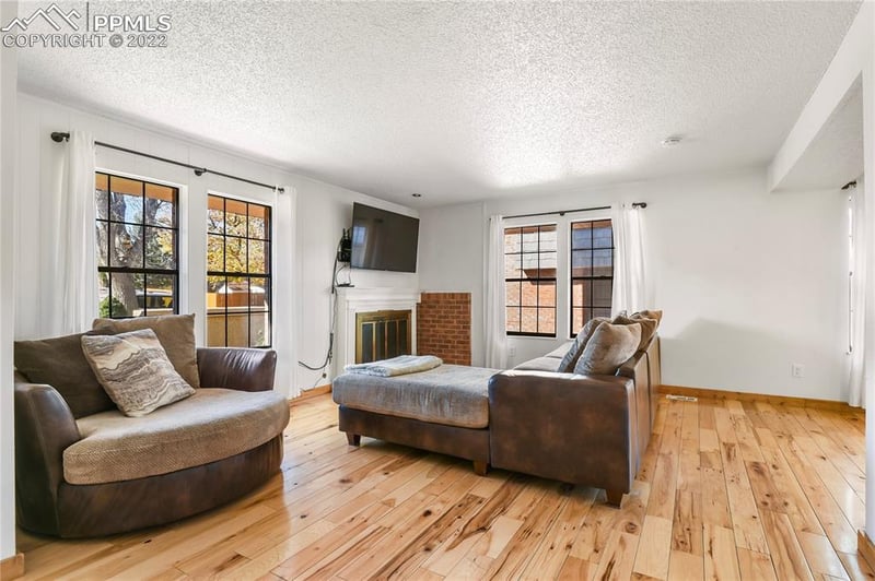 2015 Sussex Ln, Colorado Springs, CO 80909
