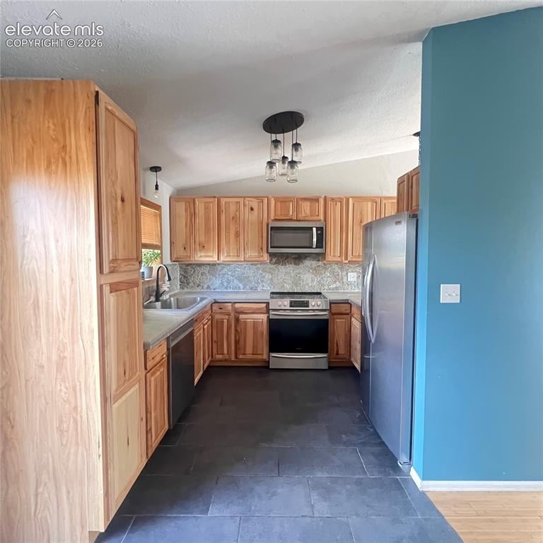 2016 Ambleside Dr, Colorado Springs, CO 80915