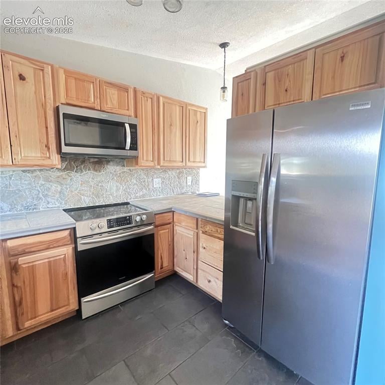 2016 Ambleside Dr, Colorado Springs, CO 80915