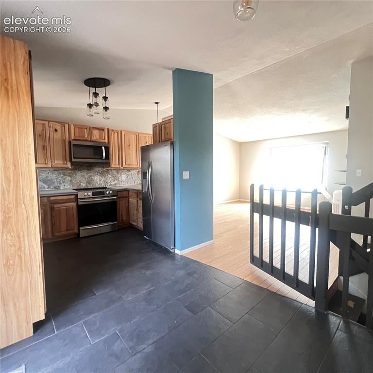 2016 Ambleside Dr, Colorado Springs, CO 80915