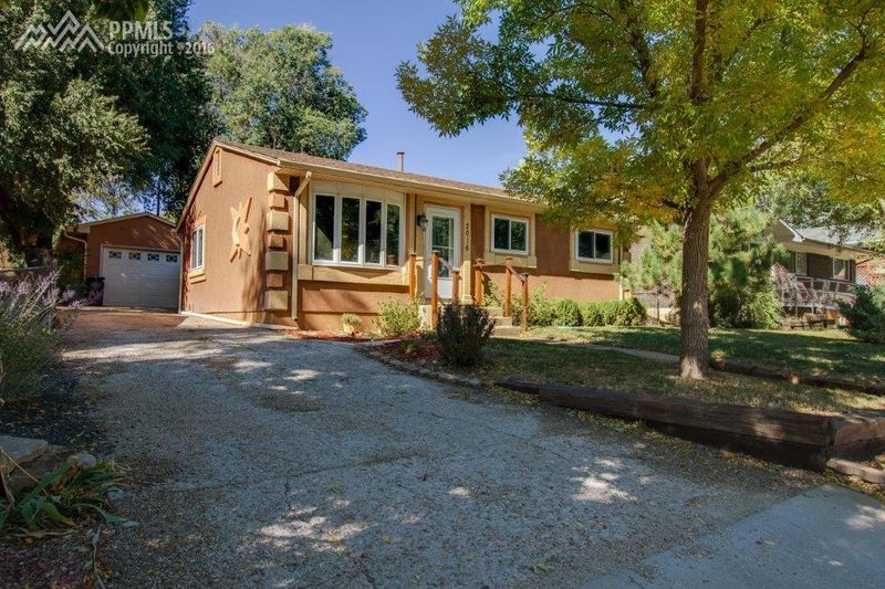 2016 N Chestnut St, Colorado Springs, CO 80907