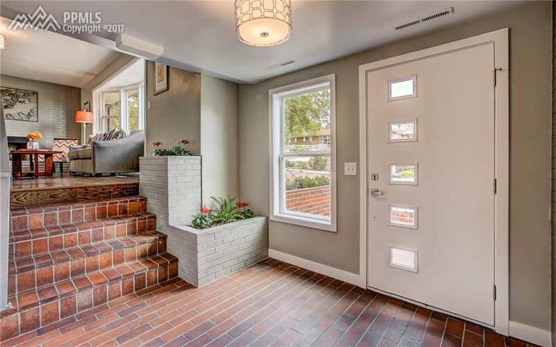 2016 Lark Dr, Colorado Springs, CO 80909
