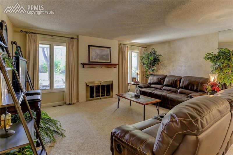 2017 N Franklin St, Colorado Springs, CO 80907